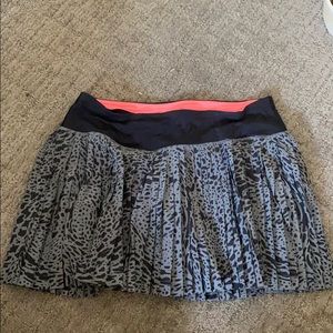 Lululemon street to pleat running skirt